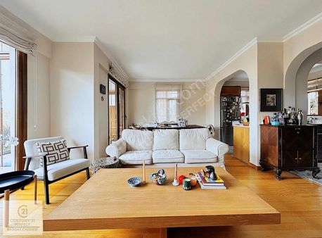 Şile Deniz Manzaralı Site İçinde Satılık 4+1 Tripleks Villa