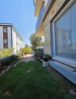 Mumcularda Satılık 2+1 Bahçe Katı