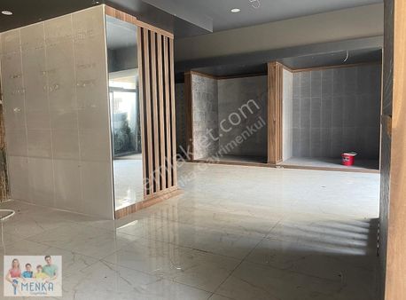 Soma Kurtuluş Mahallesinde Cadde Üzeri Satılık Çift Dükkan