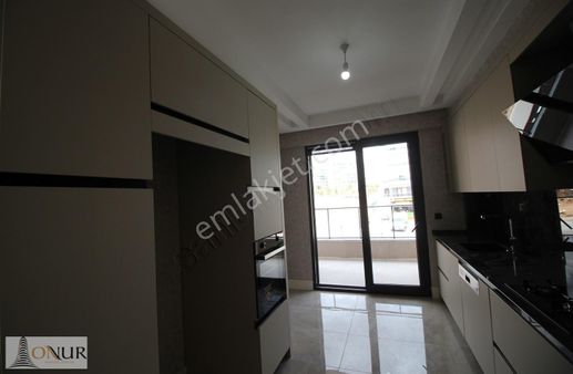 Onur Emlak Parsana Mah. Real Avm Yakını Site İçi 4+1 Daire