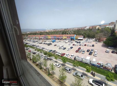 Beyaz Emlaktan Avm Karşısı 2+1