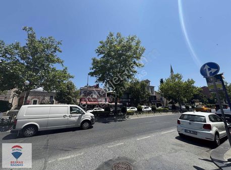 Fatih Fevzipaşa Bulvarı Atik Alipaşa Külliyesinde Kiralık Dükkan