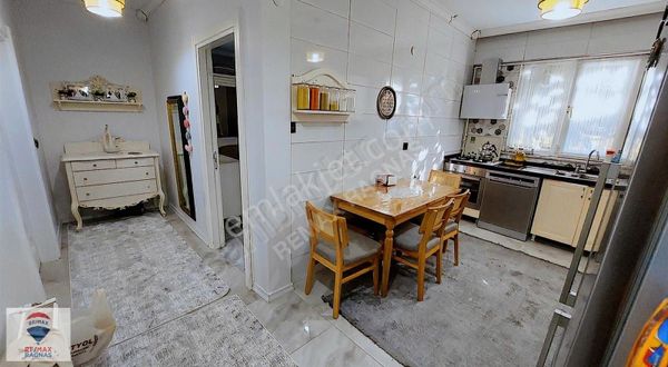 Ümraniye Necip Fazılda Tamamen Yenilemniş Bahçeli Müstakil Ev