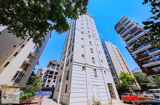 Fenerbahçe 'de 4 Cepheli Deniz Manzaralı 3+1 Satılık Boş Daire