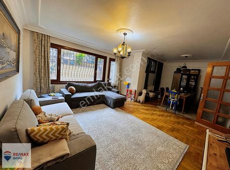 Koşuyolu Özden Sk. Sabancı Sitesi Karşısı Satılık Arakat 2+1 Boş