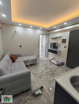 Bursa Caddesinin Altında Asansörlü Havuzlu Ara Kat Satılık Apart