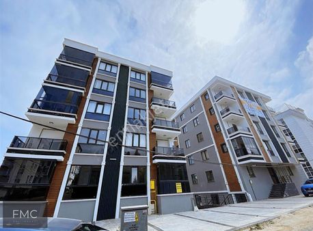 Fmc Gayrimenkul'den Körfez'de Toplu Konut Bulvarında Satılık 1+1