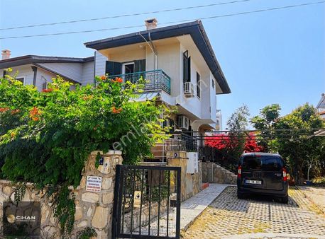 Kuşadası Kadınlar Denizi'nde Plaja 250mt Kiralık Villa