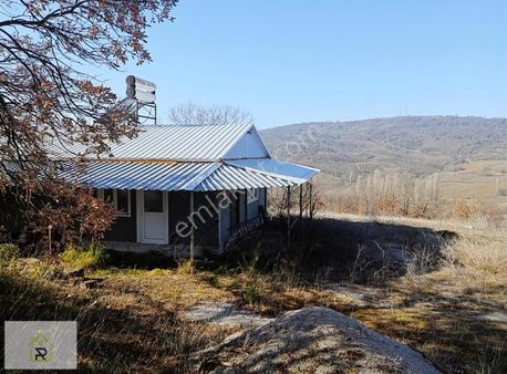 Satılık Çiftlik Evi(içinde Ayriyeten 200 M2 Kapalı Alanı Mevcut)