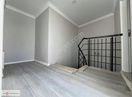 Sırasöğütler Mah Marmaray Yakını 3+1 Lüks 180m2 Dubleks