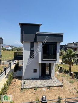 Seferihisar Doğanbey'de Satılık Tek Müstakil Sıfır 2+1 Villa