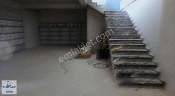 Kiralık 3 Katlı 300 M2 İçin Yapılı İşyeri