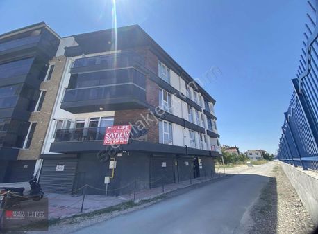 Rw Lıfe// Ertuğrulgazi Mh. Ebeveny Banyolu 3+1 Satılık Daire