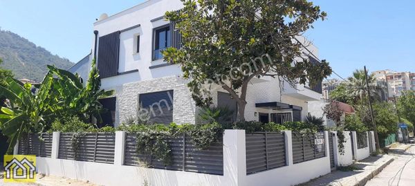 Süper Lokasyonda, Lüks, Sıfır Kiralık Villa