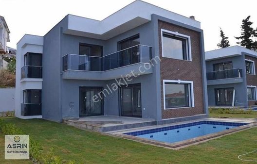 Kuşadası Karaovada Full Deniz Manzara Özel Havuzlu Villa