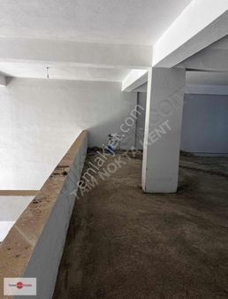 Tam Nokta Kent'ten Öner Tugay İş Merkezinde Satılık Dükkan