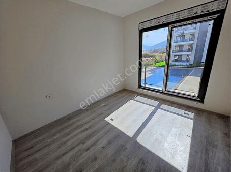 Havuzlu Lüks Sitede 2+1 Ara Kat / Yeniköy, Döşemealtı