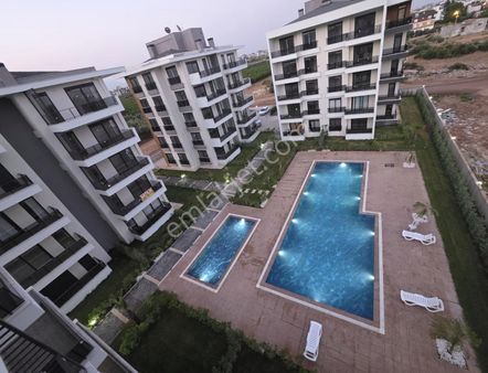 Havuzlu Lüks Sitede 1+1 / Ara Kat/ Havuz Manzaralı / Yeniköy