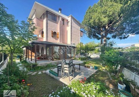 Eys Gruptan Urla İçmeler'de 5+2 Tam Müstakil Denize 2 Dk Mesafede Satılık Lüx Villa