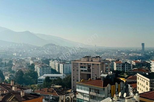 Basın Sitesi Mahallesinde İzmir Şehir Manrazalı 3+1 135m2 Aydınlık Ferah Çok Acil Satılık Daire