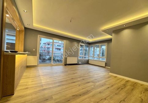 İnönü Caddesi Askeri Hastane Karşısında 3+1 Lüks Arakat 125m2 Köşe Önü Açık Çift Cephe Satılık Daire