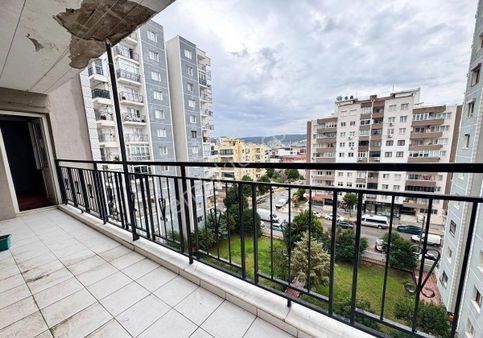 Eys'den 3+1 Arakat Site İçi Çift Asansörlü Otoparklı Çift Cephe Buca Yenigünde Satılık Daire