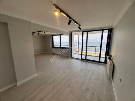 Güzelyalının Kalbinde Çift Cephe Arakat 5+1 Yalı Dairesi