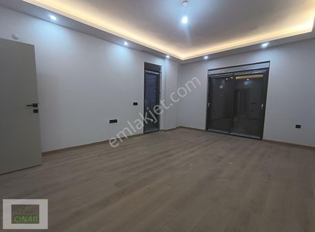 Döşemealtı Yeniköy Mah.havuzlu Site İçerisinde 2+1 Lüx Daire