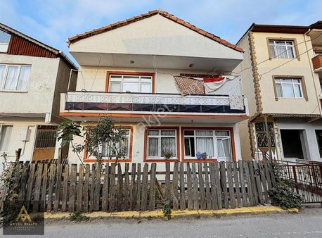 Köseköy İstasyon Mahallesi Satılık Bina İle 230 M2 Arsa