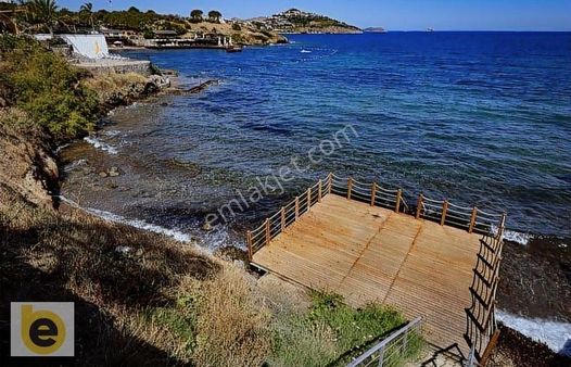 Yalıkavak'ta Denize Sıfır,özel İskeleli Ve Havuzlu, Modern Villa