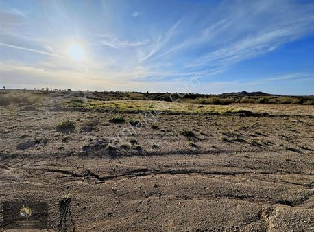 Ticari İmarlı 912 M2 Arsa