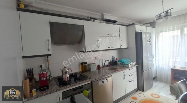 Hürriyet Mh. Cuma Pazarı Yakını 3+1 Özel Otoparklı Satılık Daire