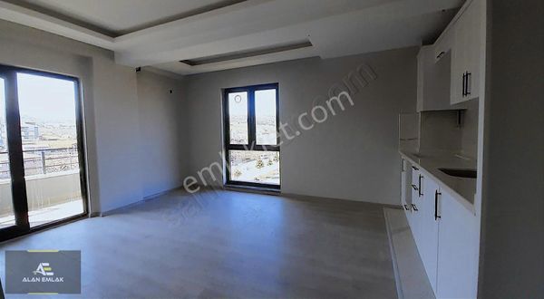 Alan Emlak;çatalçam'da Yola Cephe, Denize Yakın Satılık 1+1