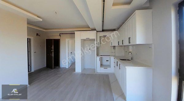 Alan Emlak;çatalçam'da Yola Cephe, Deniz Manzaralı Satılık 2+1