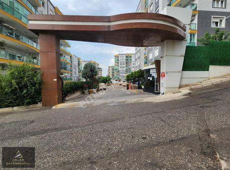 Menemen Cumhuriyet Mah. Havuzlu Site İçinde Büyük 3+1 Satılık Da