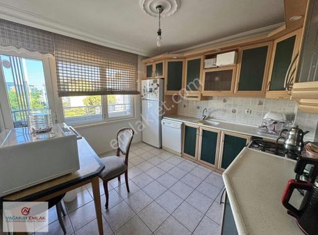 Yağmur Emlak'tan Satılık Ara Kat Cam Balkon Klimalı 3+1 Daire