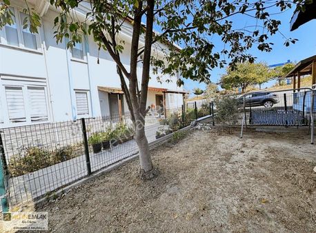 Altın Emlaktan Güneylide Site İçerisinde Satılık Yazlık