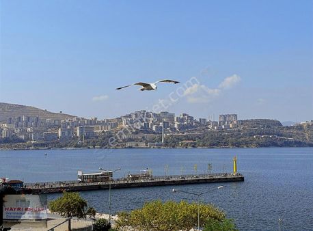 Gemlik Sahilde Lebiderya Manzaralı 4+1 Satılık Daire