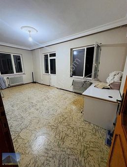 Muhittin Mahallesi'nde Satılık Ara Kat 3+1 140m2 Daire