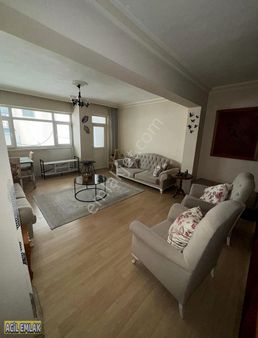 Yunus Emre Cadde Yakını Kat Konumunda Eşyalı Kiralık Daire