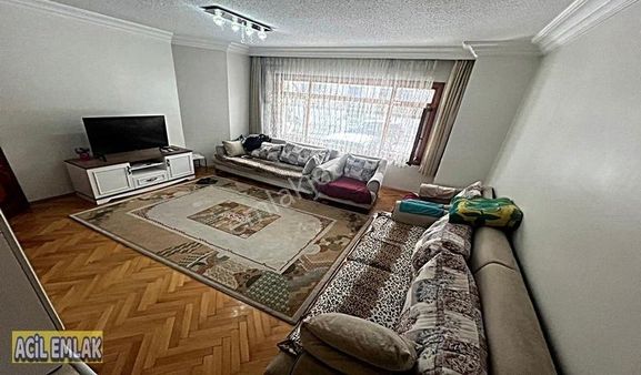 Muhteşem Lokasyon Dinç Sokakda Salon Bağımsz 3+1+kiler Li