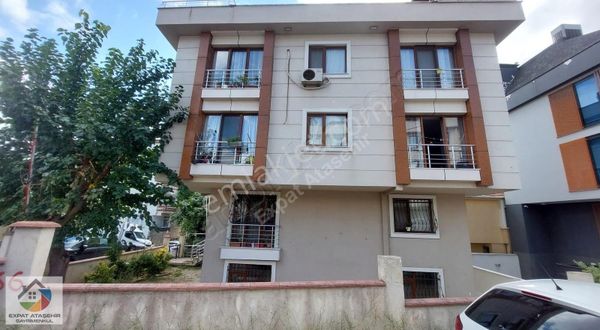 Ataşehir Novada'ya Yakın Otoparklı Bahçeli Temiz Daire 2+1 90m2