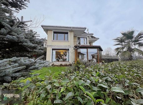 Başiskele İlçesinin En Gözde Lokasyonu Bahçecik'te Villa