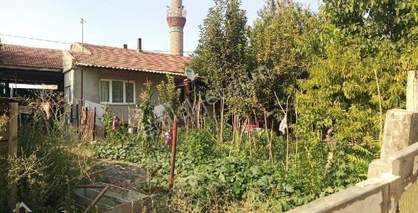 Hatice Kara'dn Y.söğüt Önü Mh. Üzernde Ev Olan Satılık Arsa