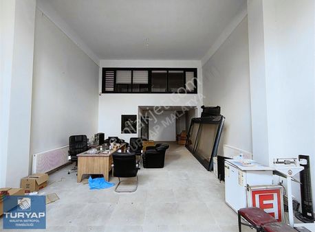 Turyaptan Çiftlik Caddesinde Kiralık 120 M² Dükkan