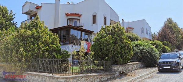 Villakent'te 4+2 Triplex Müstakil Villa