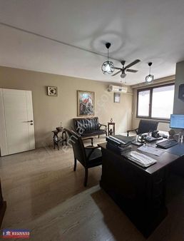 Efsane Emlak'tan Pilevne Meydanında Satılık Ofis Daire