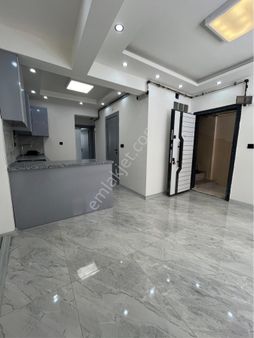 Manisa / Şehzadeler / Peker Mah. 70 M2 Full Lux Otoparklı 2+1 Satılık