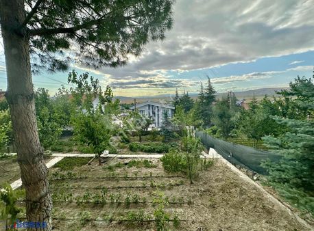 Ayaş'da Geniş Bahçeli Doğa İçinde Full Yapılı Müstakil Villa