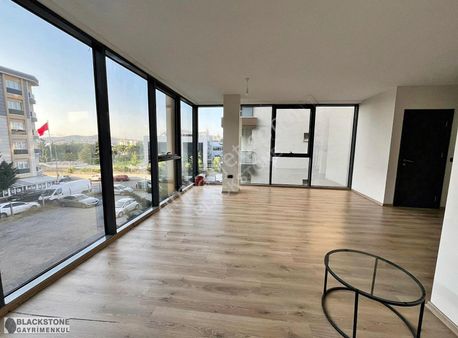 Sancaktepe Ticaret Merkezinde Prestijli 50 M² Kiralık Ofis